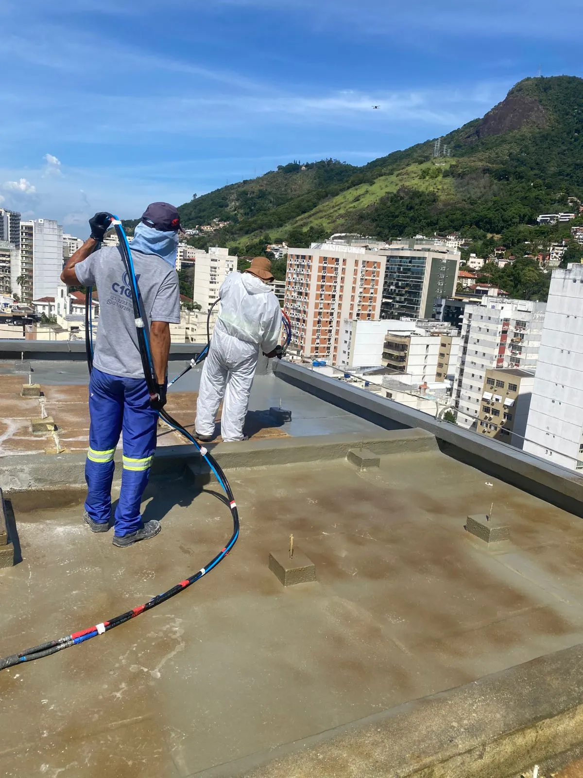 Aplicação de poliureia