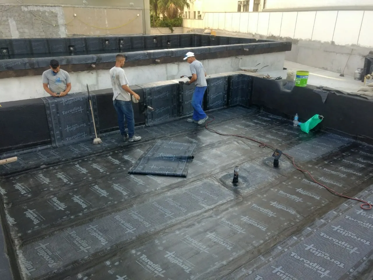 Impermeabilização de piscina de alvenaria enterrada