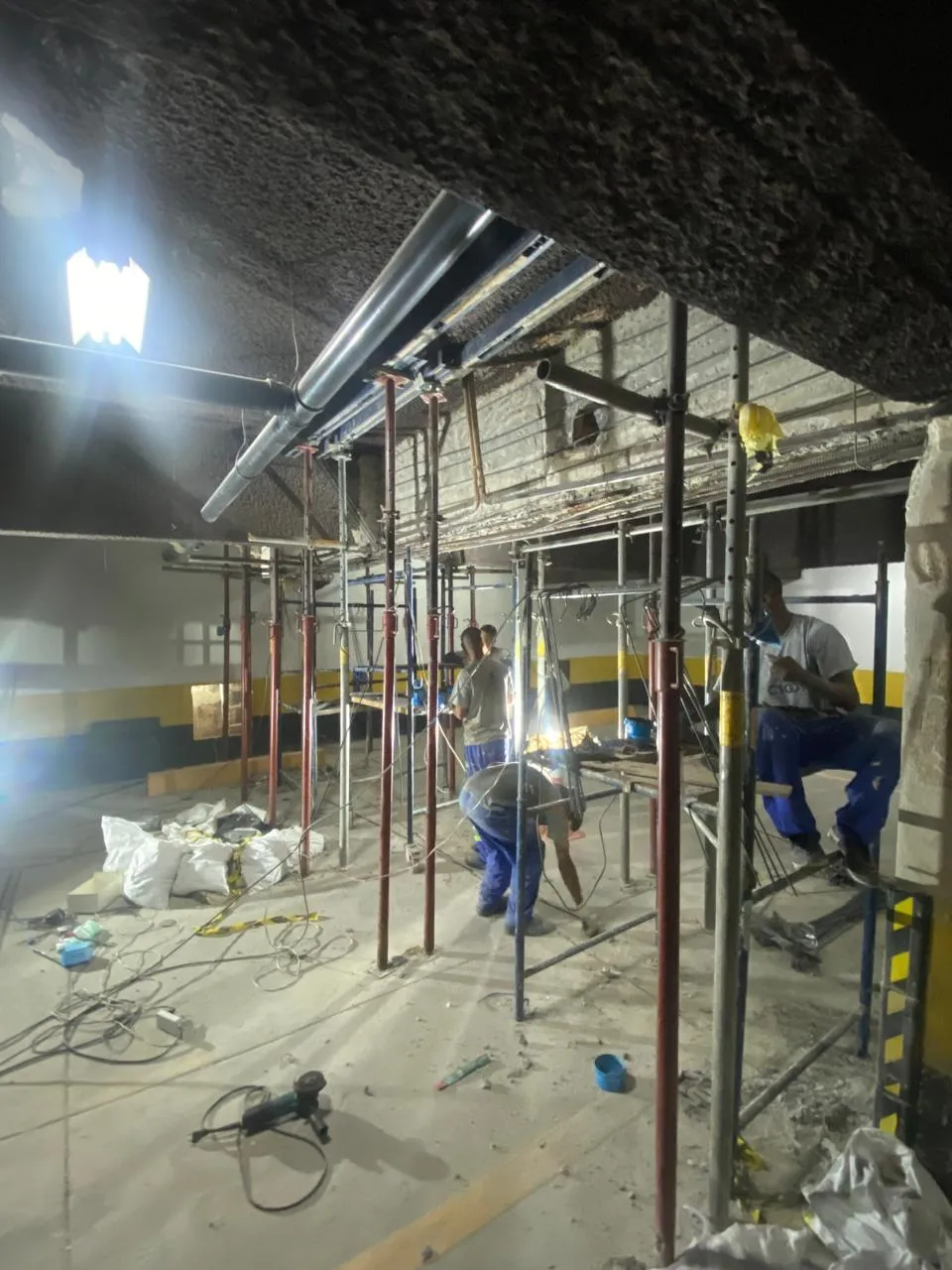 Reforço de vigas de concreto armado